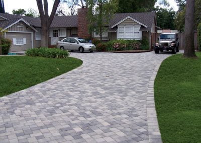 Genesis Stoneworks Paver Driveway 5 Antique cobble grey charcoal